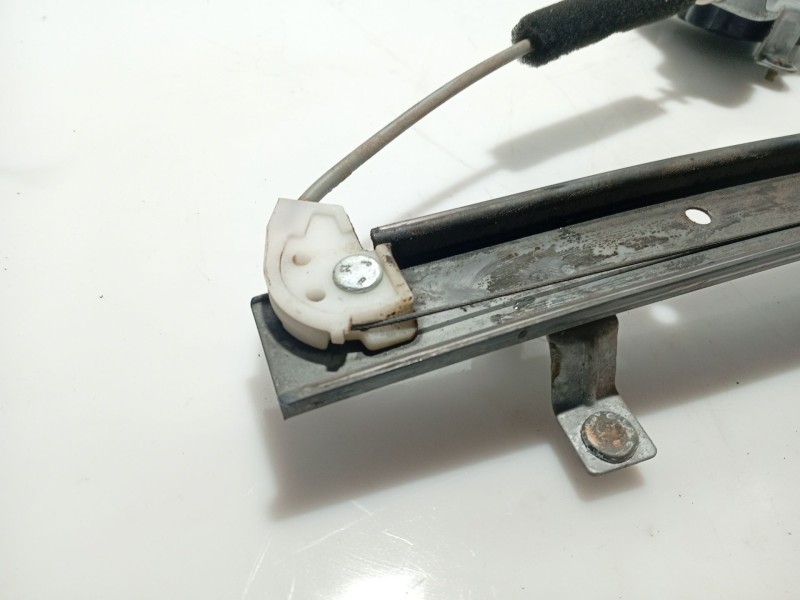 Recambio de elevalunas trasero izquierdo para ssangyong kyron 200 xdi limited referencia OEM IAM 7333008000 7331109000 