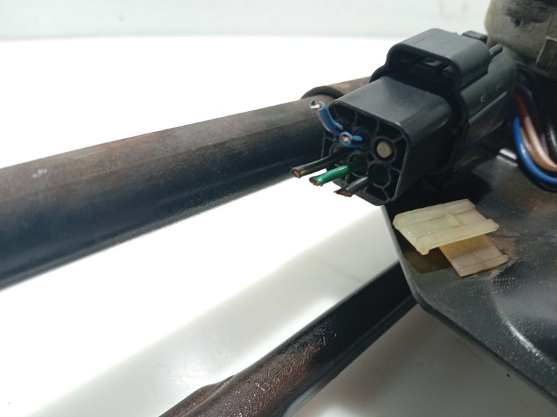 Recambio de motor limpia delantero para ssangyong kyron 200 xdi limited referencia OEM IAM 8611008002  