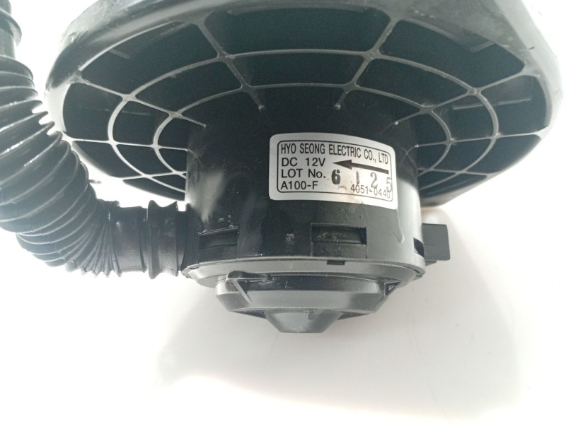 Recambio de ventilador calefaccion para ssangyong kyron 200 xdi limited referencia OEM IAM 40510440  A100F