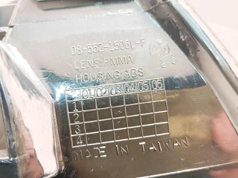 Recambio de piloto lateral delantero izquierdo para citroën berlingo 1.9 diesel referencia OEM IAM   