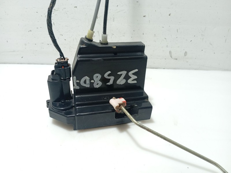 Recambio de cerradura puerta trasera derecha para ssangyong kyron 200 xdi limited referencia OEM IAM 7132008003  