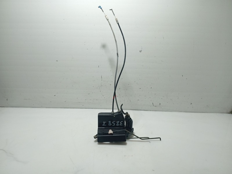 Recambio de cerradura puerta delantera izquierda para ssangyong kyron 200 xdi limited referencia OEM IAM 7121008032  