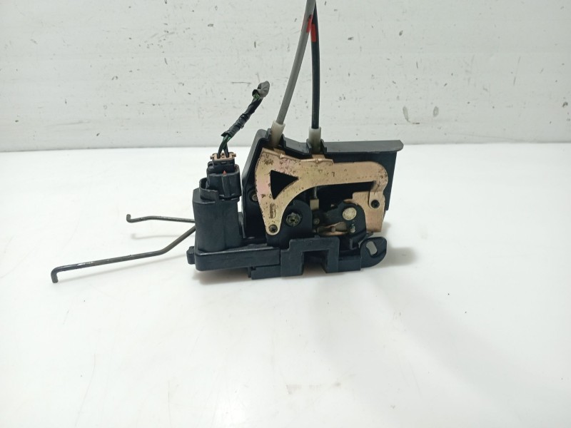 Recambio de cerradura puerta delantera izquierda para ssangyong kyron 200 xdi limited referencia OEM IAM 7121008032  