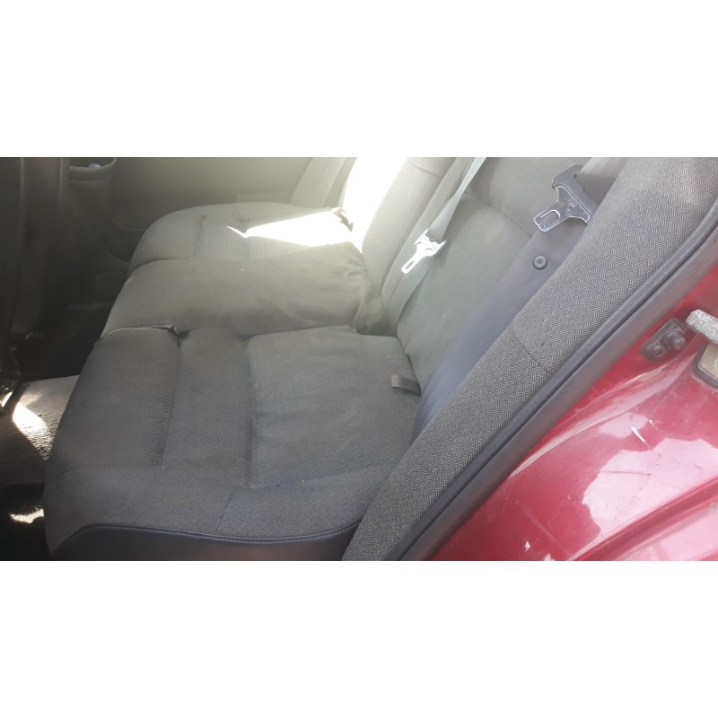 volvo v40 familiar 1.9 diesel   |   0.95 - 0.05 | 1995 - 2005 | 95 cv / 70 kw del año 1995