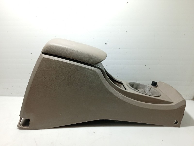 Recambio de consola central para ssangyong kyron 200 xdi limited referencia OEM IAM 7797009000EAN 7793132000 