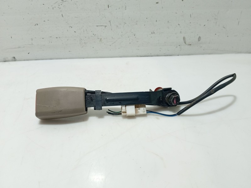 Recambio de anclaje cinturon delantero derecho para ssangyong kyron 200 xdi limited referencia OEM IAM 7466209000EAN  