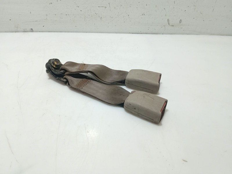 Recambio de anclaje cinturon trasero izquierdo para ssangyong kyron 200 xdi limited referencia OEM IAM 7563209100EAN  