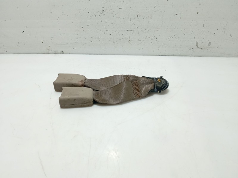 Recambio de anclaje cinturon trasero izquierdo para ssangyong kyron 200 xdi limited referencia OEM IAM 7563209100EAN  