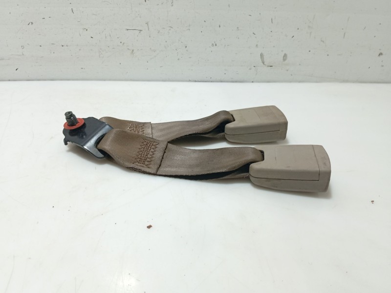 Recambio de anclaje cinturon trasero derecho para ssangyong kyron 200 xdi limited referencia OEM IAM 7568109000EAN  