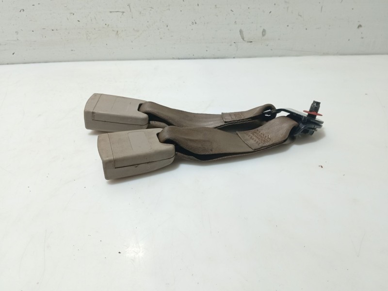 Recambio de anclaje cinturon trasero derecho para ssangyong kyron 200 xdi limited referencia OEM IAM 7568109000EAN  