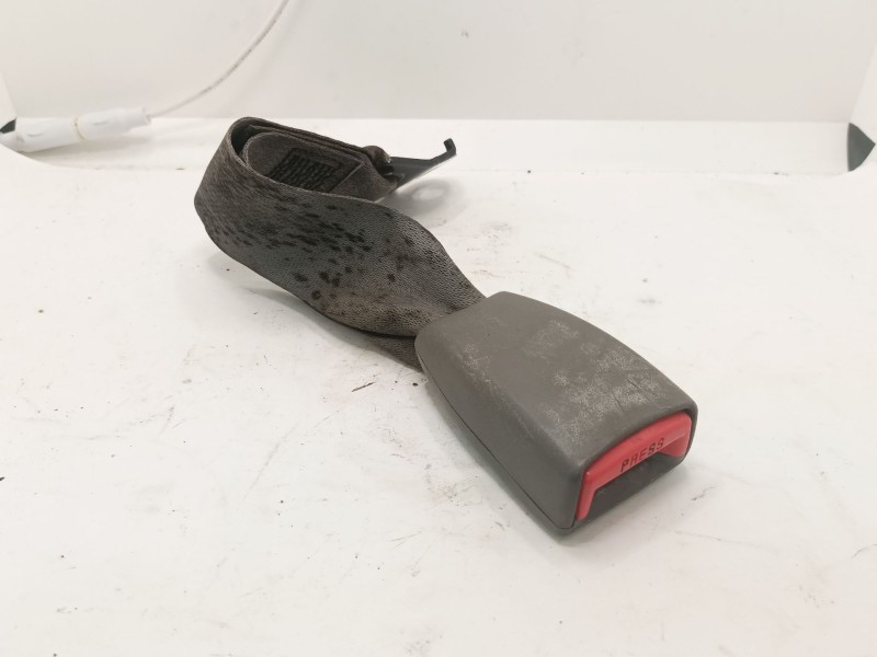 Recambio de anclaje cinturon trasero izquierdo para hyundai tucson (jm) 2.0 referencia OEM IAM 898302E000U7  