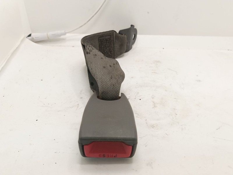 Recambio de anclaje cinturon trasero izquierdo para hyundai tucson (jm) 2.0 referencia OEM IAM 898302E000U7  