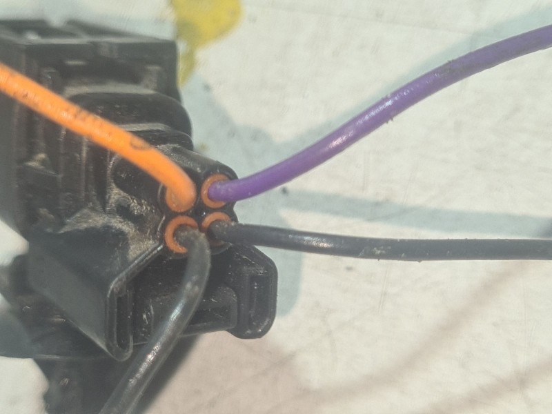 Recambio de anclaje cinturotrasero central para honda civic berlina (fn) 2.2 ctdi referencia OEM IAM 1040139AB  