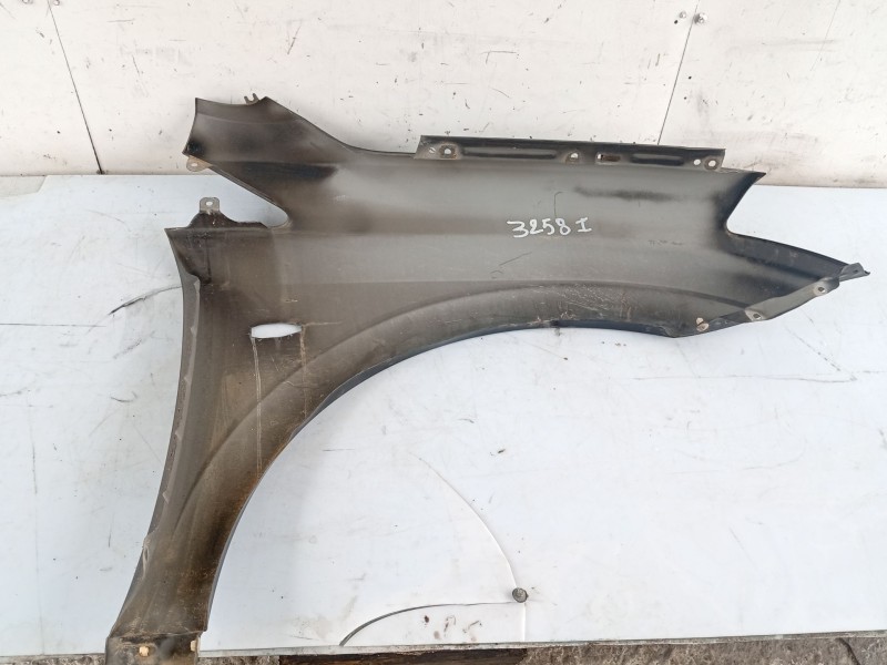 Recambio de aleta delantera izquierda para ssangyong kyron 200 xdi limited referencia OEM IAM 5181108C00 5181109100 