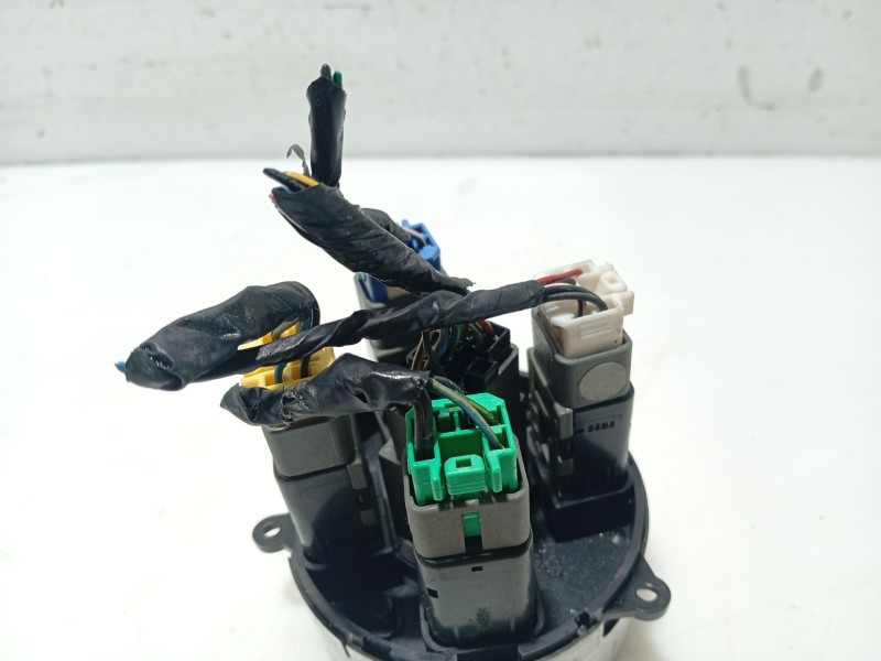 Recambio de warning para ssangyong kyron 200 xdi limited referencia OEM IAM 8520109010  