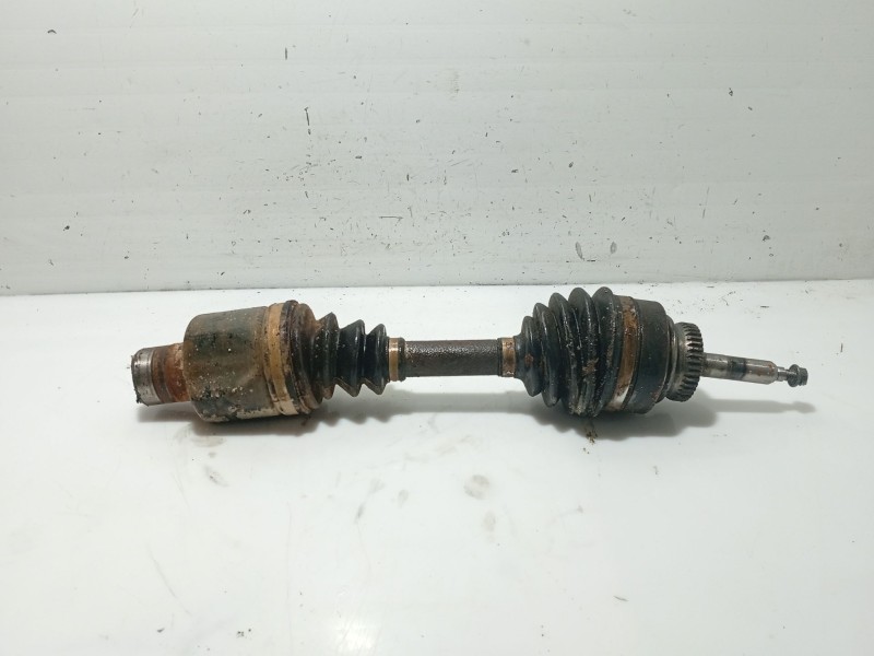 Recambio de transmision delantera derecha para ssangyong kyron 200 xdi limited referencia OEM IAM 4130009001  