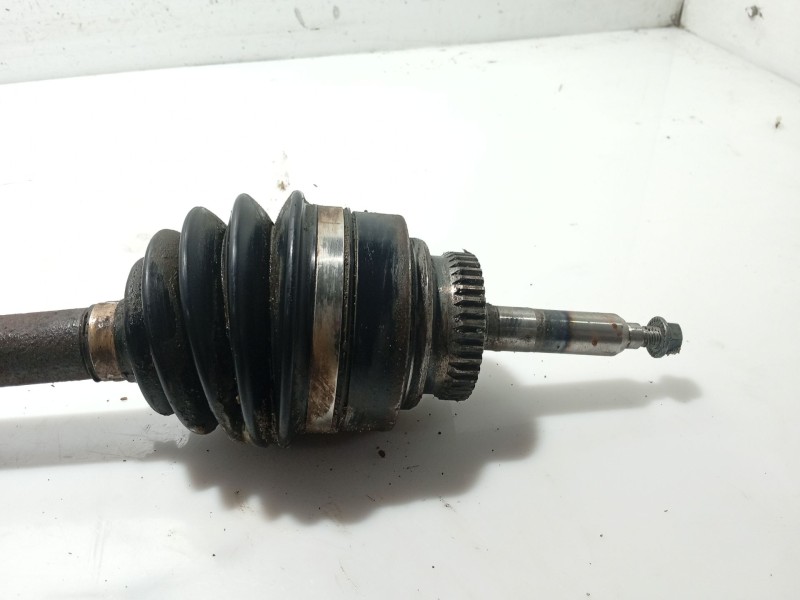 Recambio de transmision delantera derecha para ssangyong kyron 200 xdi limited referencia OEM IAM 4130009001  