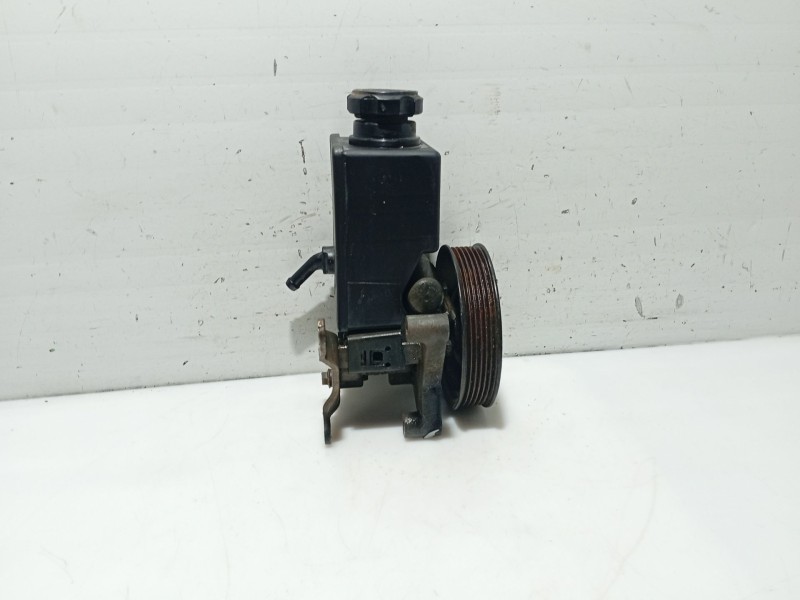 Recambio de bomba servodireccion para ssangyong kyron 200 xdi limited referencia OEM IAM  6654601080 