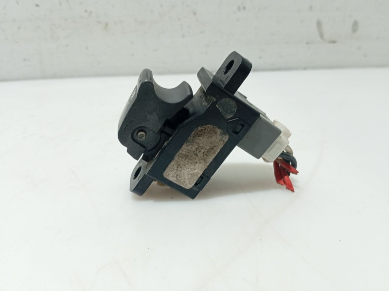 Recambio de mando elevalunas trasero derecho para ssangyong kyron 200 xdi limited referencia OEM IAM  8584009010 