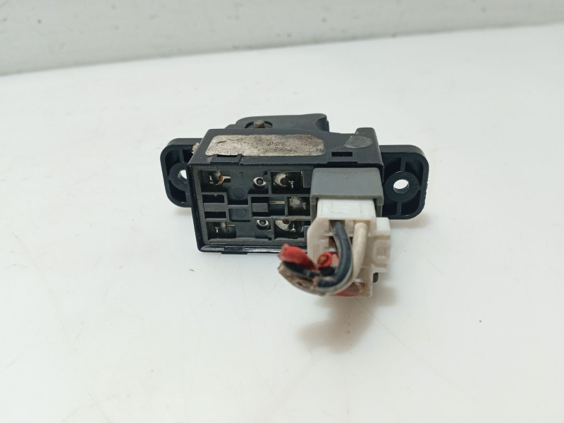 Recambio de mando elevalunas trasero derecho para ssangyong kyron 200 xdi limited referencia OEM IAM  8584009010 