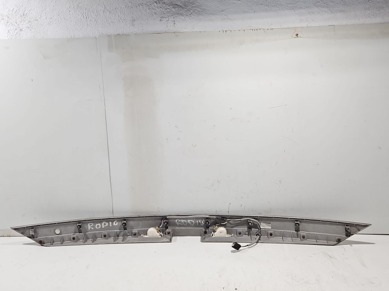 Recambio de moldura para ssangyong rodius i 2.7 xdi referencia OEM IAM 7963021000  