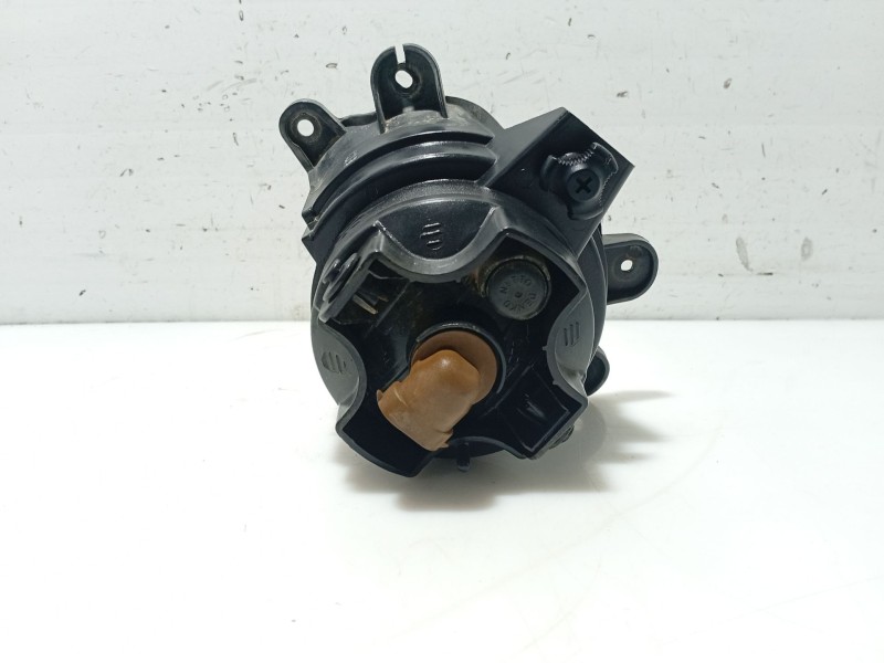 Recambio de faro antiniebla derecho para ssangyong kyron 200 xdi limited referencia OEM IAM  8320208B01 