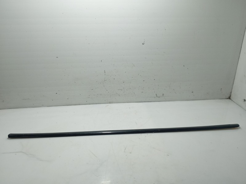 Recambio de moldura puerta delantera izquierda para ssangyong kyron 200 xdi limited referencia OEM IAM  7952609000 