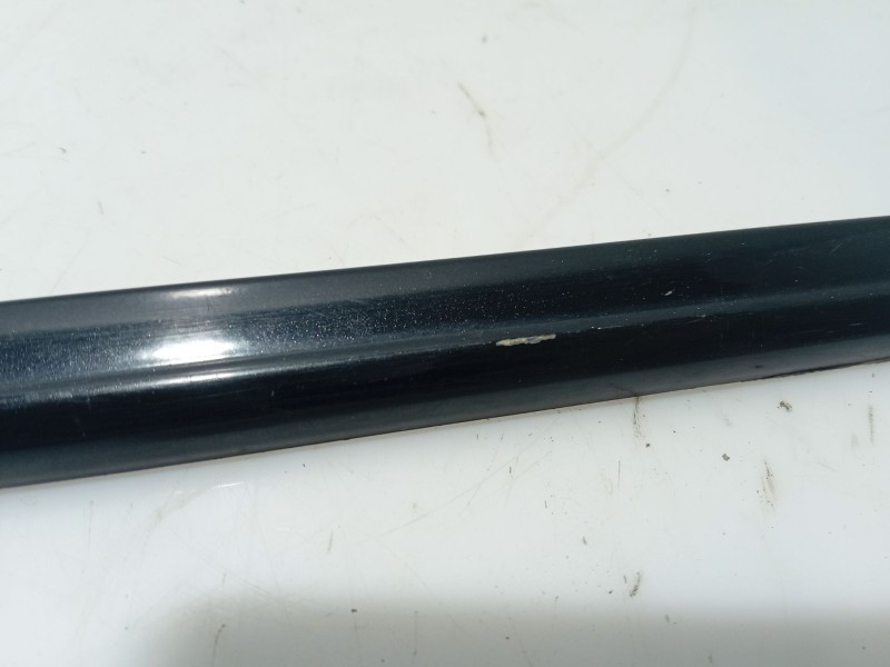 Recambio de moldura puerta delantera izquierda para ssangyong kyron 200 xdi limited referencia OEM IAM  7952609000 