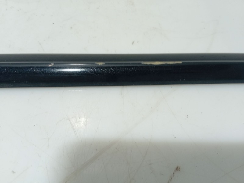 Recambio de moldura puerta trasera izquierda para ssangyong kyron 200 xdi limited referencia OEM IAM  7953609000 