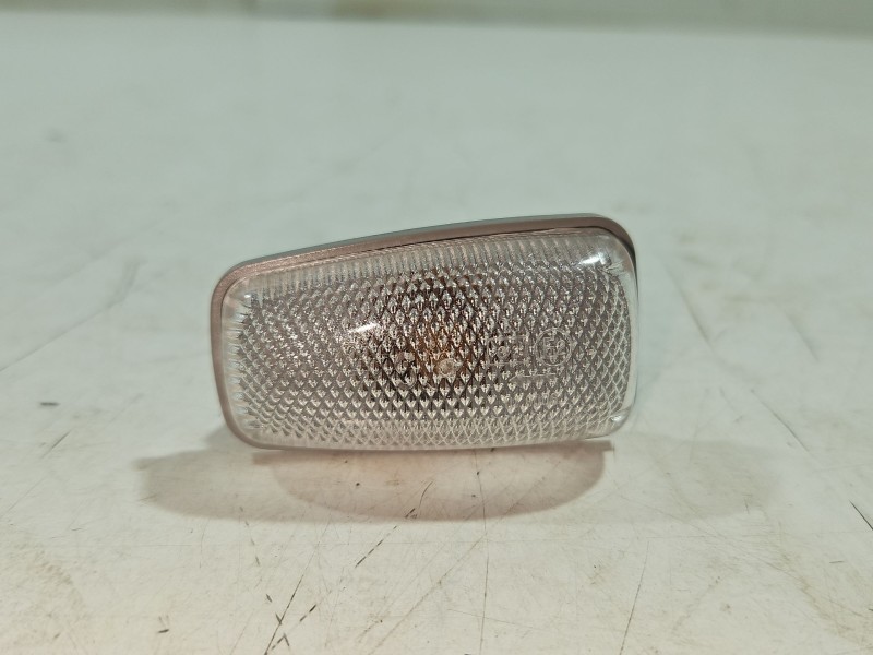 Recambio de piloto lateral izquierdo para peugeot 406 coupé (8c) 2.0 16v referencia OEM IAM 33073312  