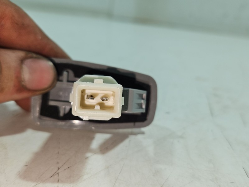 Recambio de piloto lateral izquierdo para peugeot 406 coupé (8c) 2.0 16v referencia OEM IAM 33073312  