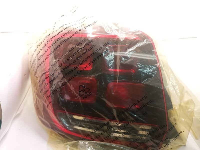 Recambio de piloto trasero izquierdo para dacia sandero ii 1.5 dci referencia OEM IAM 265554938R  16250111