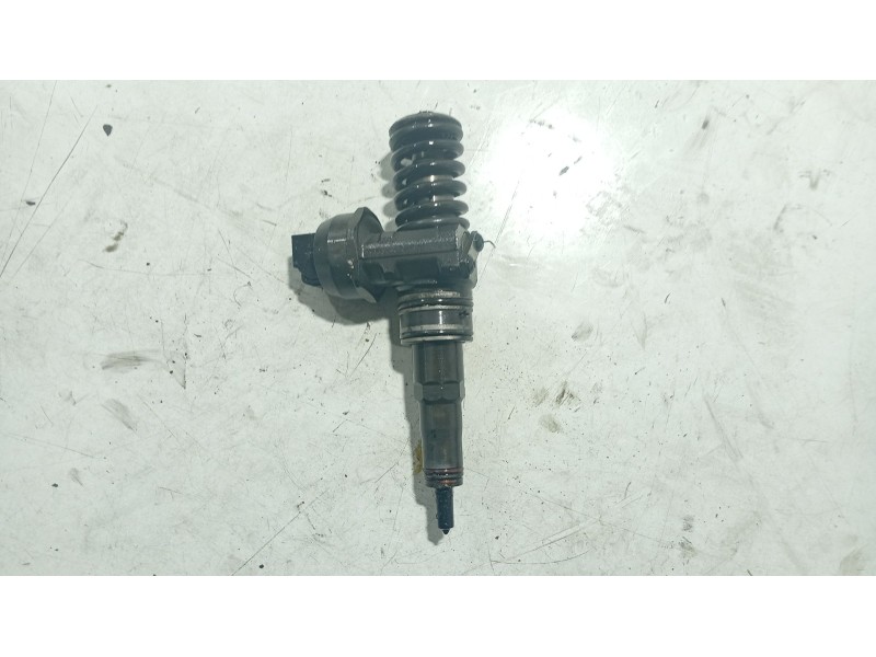 Recambio de inyector para audi a3 (8p1) 1.9 tdi referencia OEM IAM 038130073BN  