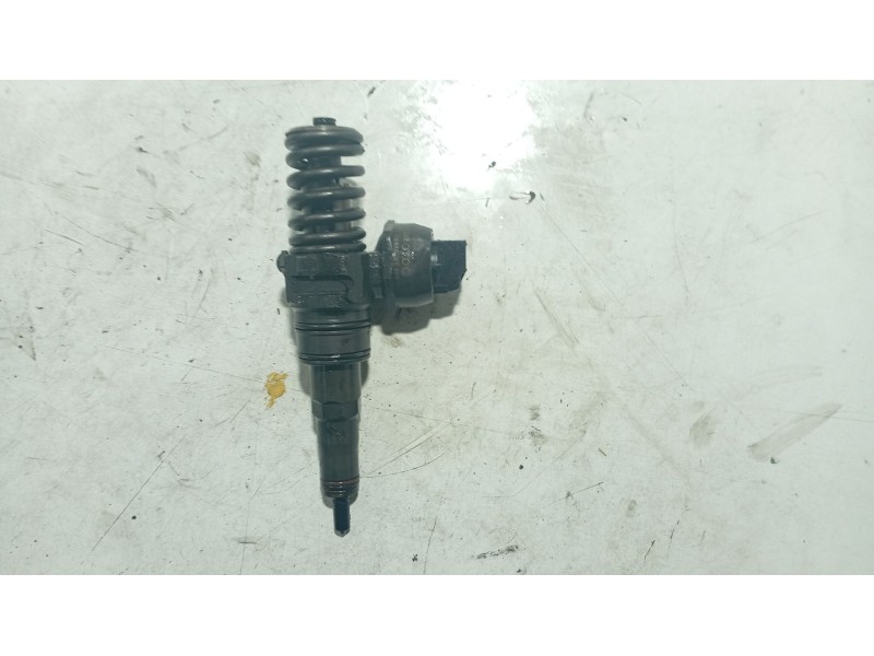Recambio de inyector para audi a3 (8p1) 1.9 tdi referencia OEM IAM 038130073BN  