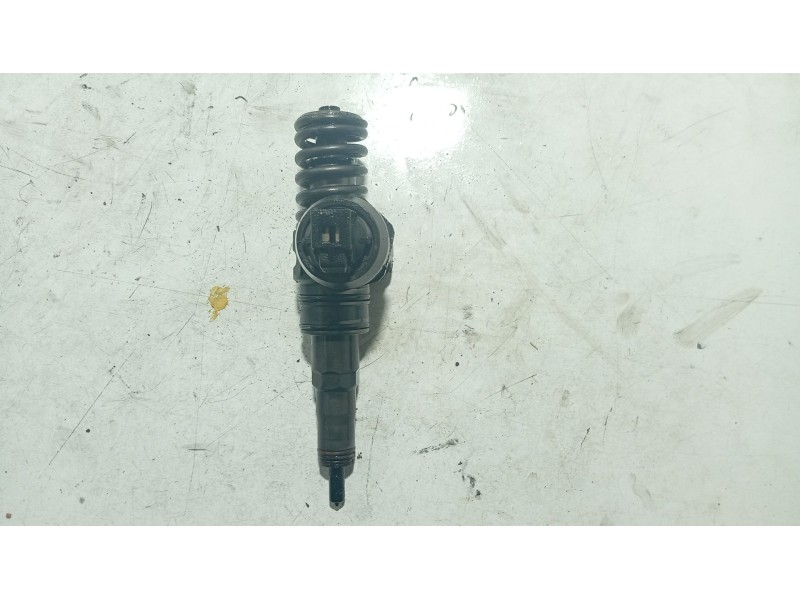 Recambio de inyector para audi a3 (8p1) 1.9 tdi referencia OEM IAM 038130073BN  