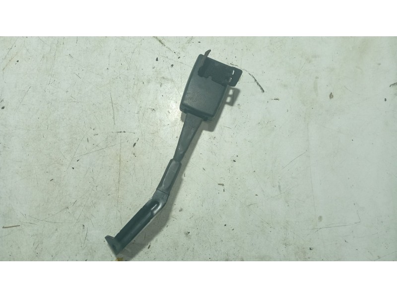 Recambio de enganche cinturon delantero derecho para audi a3 (8p1) 1.9 tdi referencia OEM IAM 8P0857756C01C  