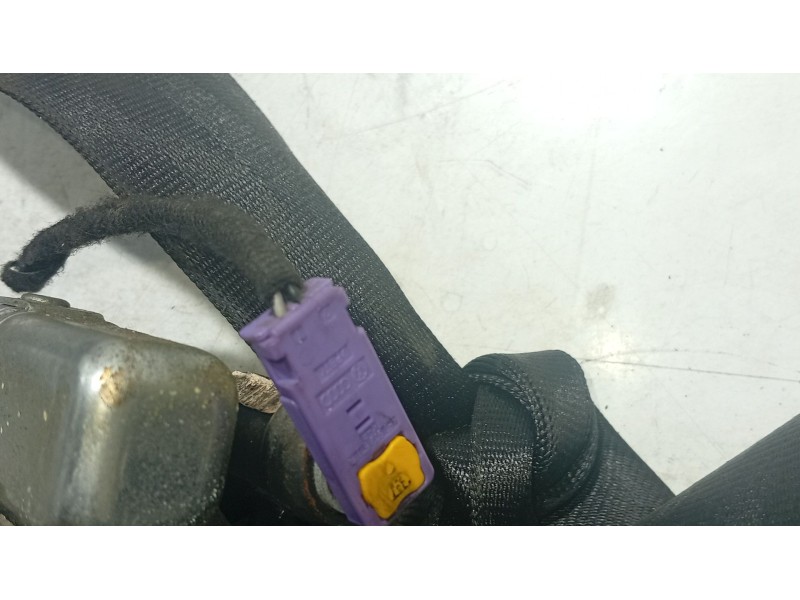 Recambio de cinturon seguridad delantero derecho para audi a3 (8p1) 1.9 tdi referencia OEM IAM 8P3857706BV04  