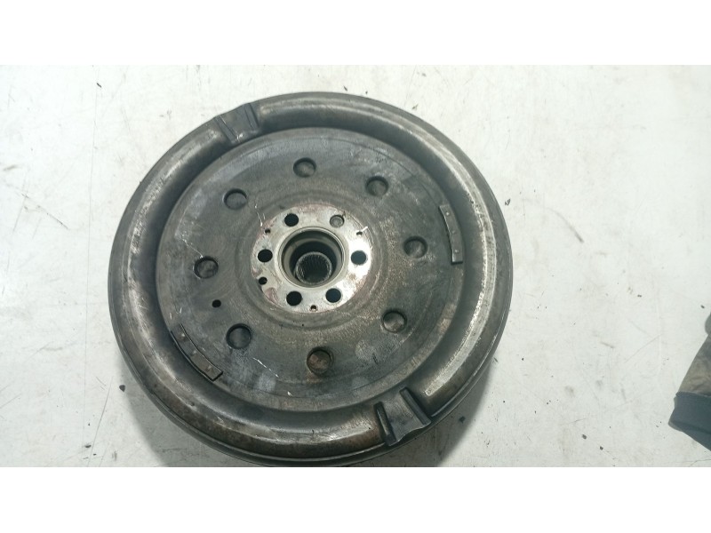 Recambio de volante motor para audi a3 (8p1) 1.9 tdi referencia OEM IAM R0301052710 03G141025G 