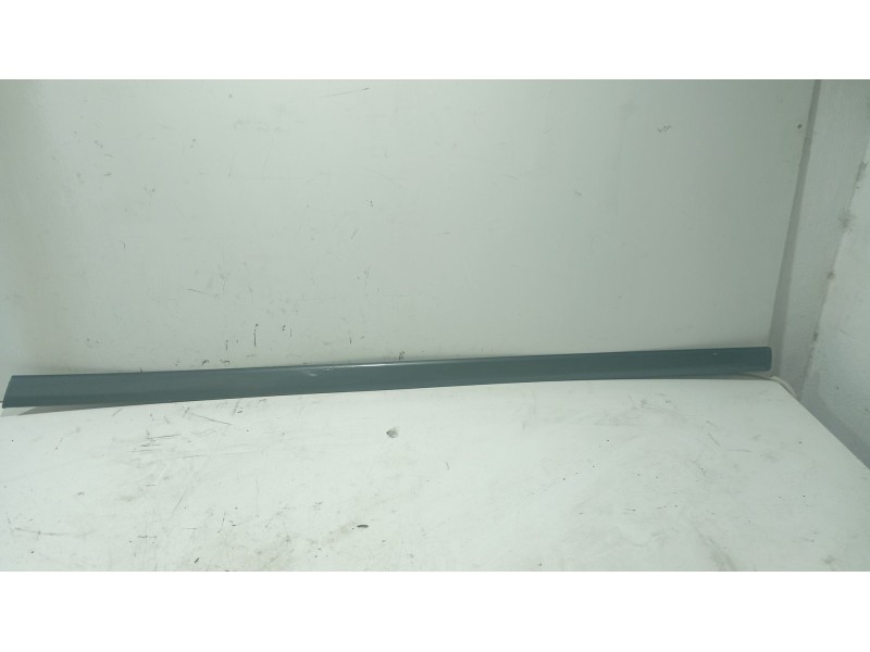 Recambio de moldura para audi a3 (8p1) 1.9 tdi referencia OEM IAM   