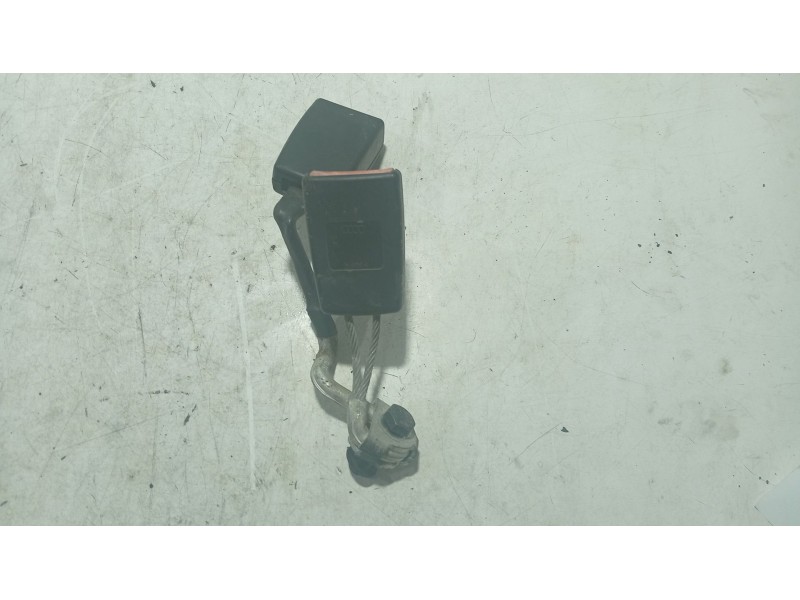 Recambio de enganche cinturon trasero derecho para audi a3 (8p1) 1.9 tdi referencia OEM IAM 8P0857739B0C  