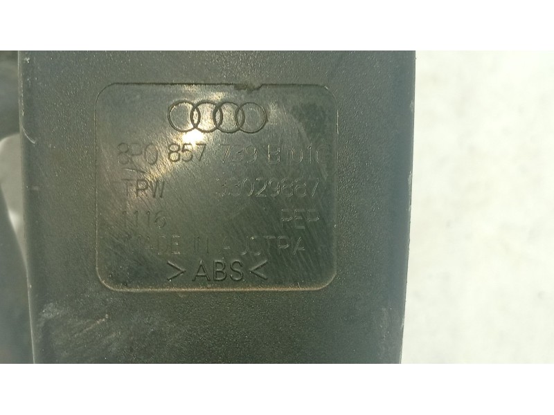 Recambio de enganche cinturon trasero derecho para audi a3 (8p1) 1.9 tdi referencia OEM IAM 8P0857739B0C  