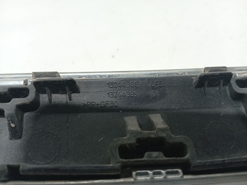 Recambio de moldura para opel insignia a (g09) 2.0 cdti (68) referencia OEM IAM 13244389 13244388 
