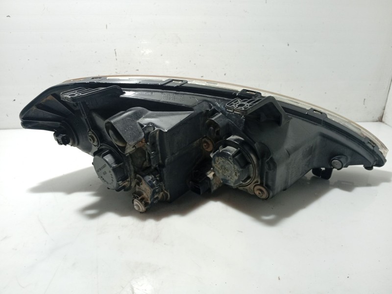 Recambio de faro izquierdo para ssangyong kyron 200 xdi limited referencia OEM IAM 8310108B14  