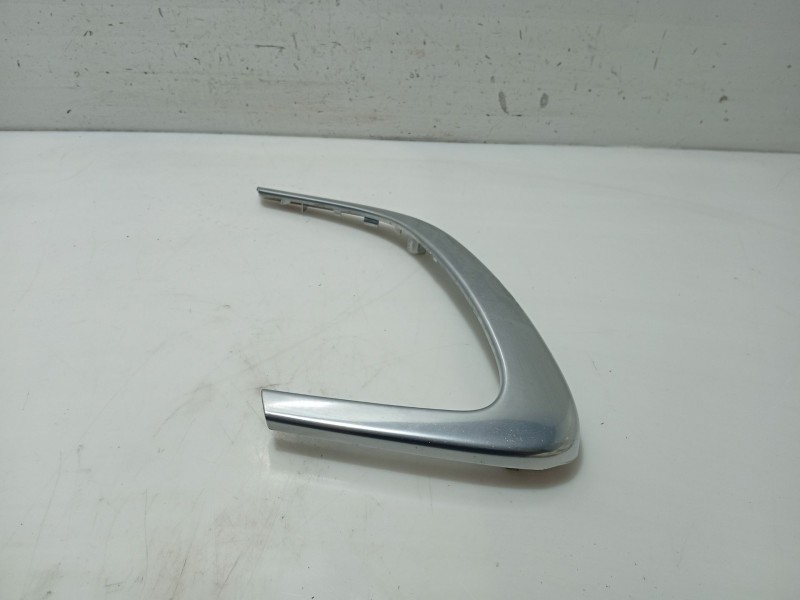 Recambio de moldura para opel insignia a (g09) 2.0 cdti (68) referencia OEM IAM 13222211  