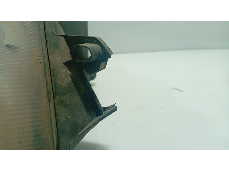 Recambio de faro derecho para peugeot 306 berlina 3/4/5 puertas (s2) referencia OEM IAM 6205Q5  