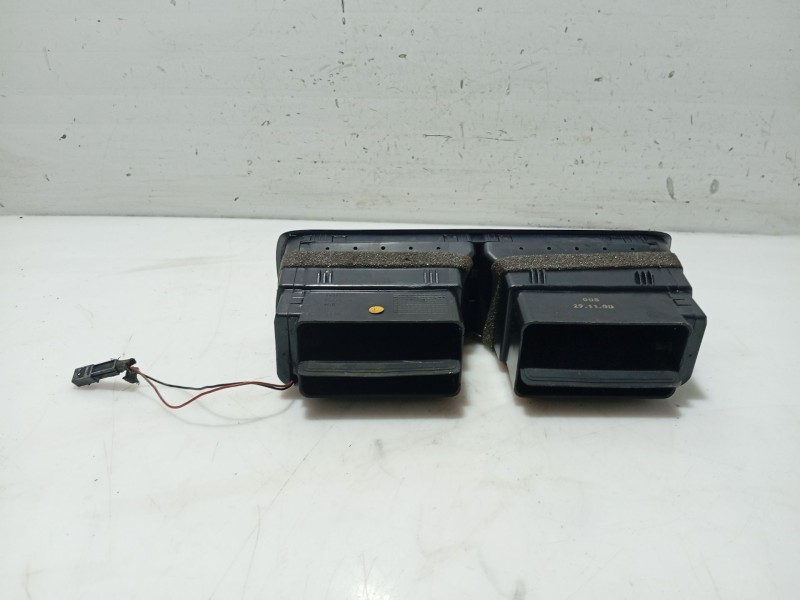 Recambio de moldura para audi a3 (8l1) 1.8 referencia OEM IAM 8L1820951  