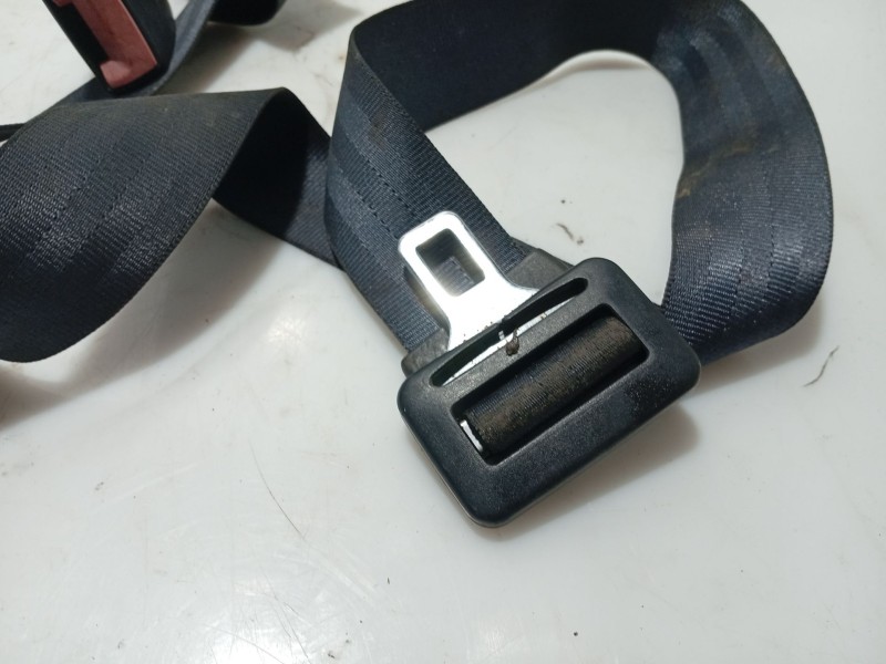 Recambio de anclaje cinturon trasero derecho para audi a3 (8l1) 1.8 referencia OEM IAM 8L0857713A 8L0857740A01C 