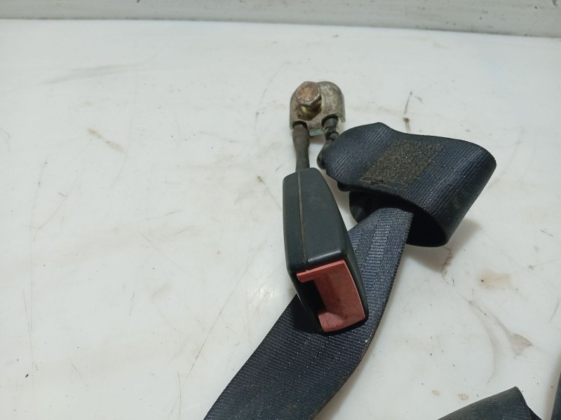 Recambio de anclaje cinturon trasero derecho para audi a3 (8l1) 1.8 referencia OEM IAM 8L0857713A 8L0857740A01C 