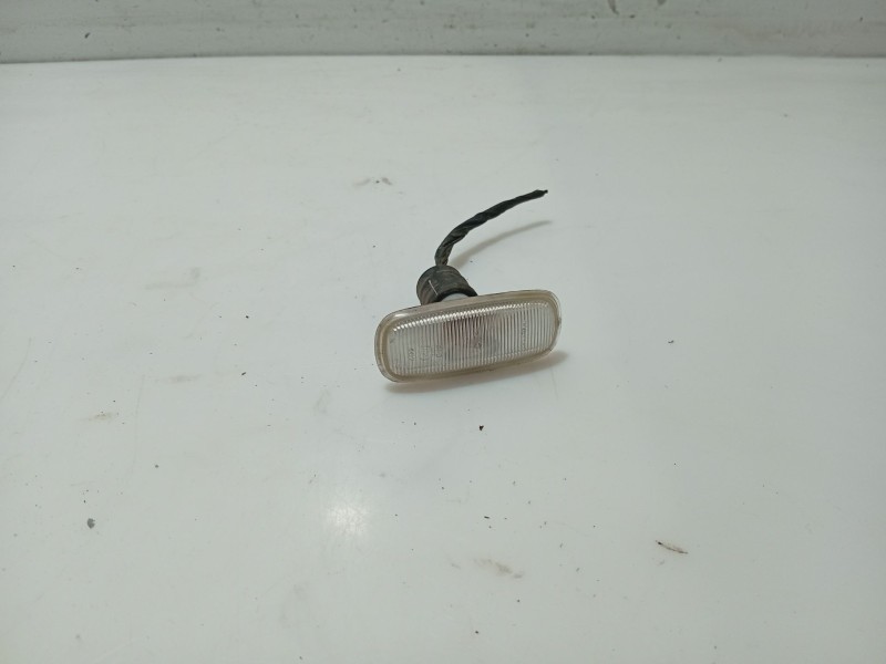 Recambio de piloto lateral izquierdo para audi a3 (8l1) 1.8 referencia OEM IAM 8E0949127  