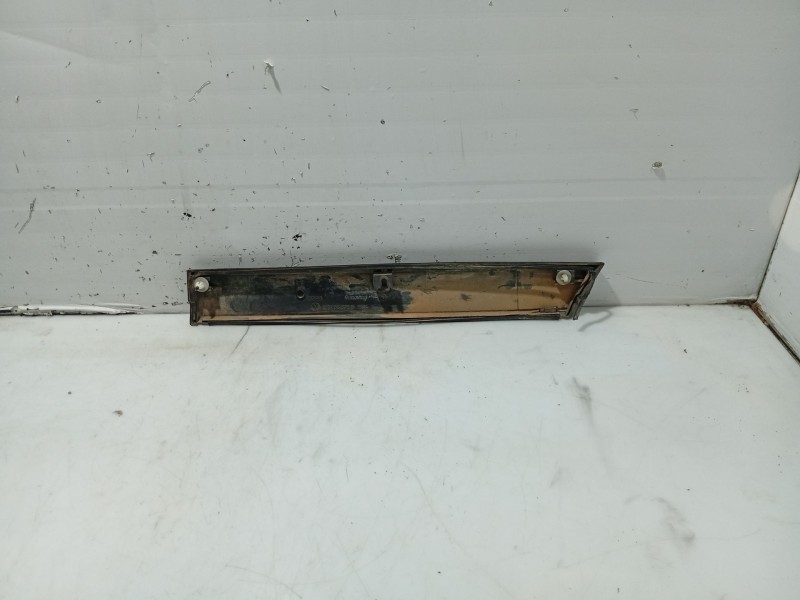 Recambio de moldura para volkswagen golf golf 1.6 cl diesel referencia OEM IAM 191853536F  